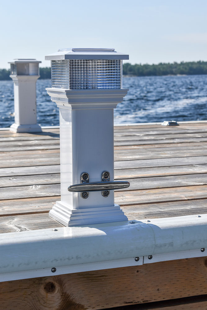 Dock Edge CleatLite Solar Dock Light with Stainless Mooring Cleat DE96250F